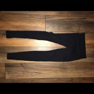 Lululemon wonder under